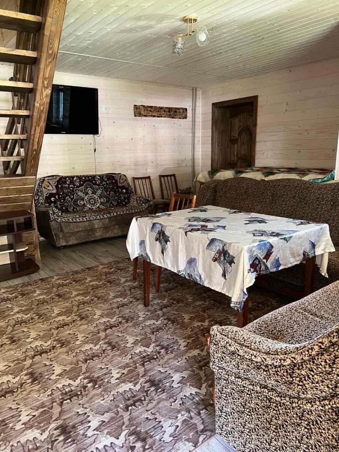 На Березові Krivorovnya Esterno foto